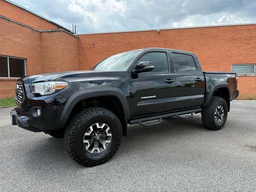 2020 Toyota Tacoma TRD Sport