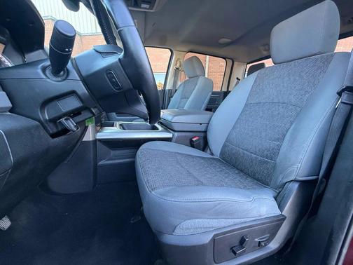 2018 RAM 2500 Big Horn Crew Cab 4x4 6'4' Box