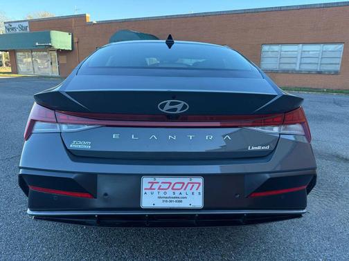 2024 Hyundai ELANTRA Limited