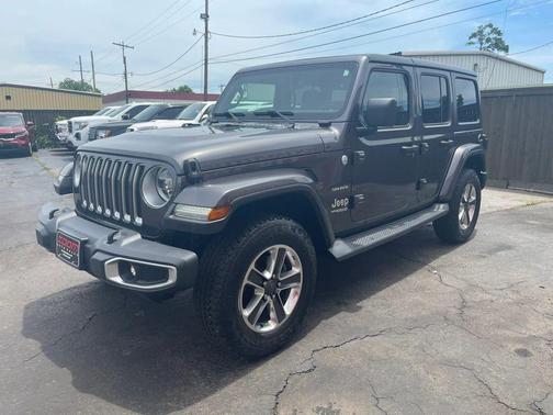 Granite Crystal Metallic Clearcoat 2018 Jeep Wrangler Unlimited Sahara