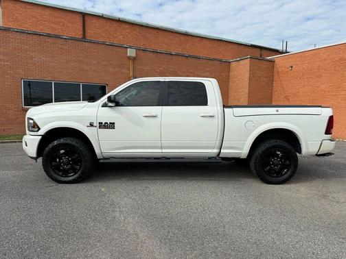 2017 RAM 2500 Laramie Crew Cab 4x4 6'4' Box