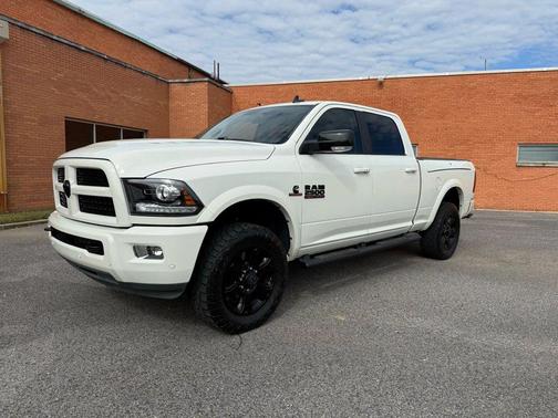 2017 RAM 2500 Laramie Crew Cab 4x4 6'4' Box