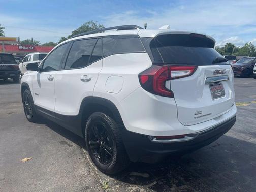Summit White 2024 GMC Terrain AWD AT4
