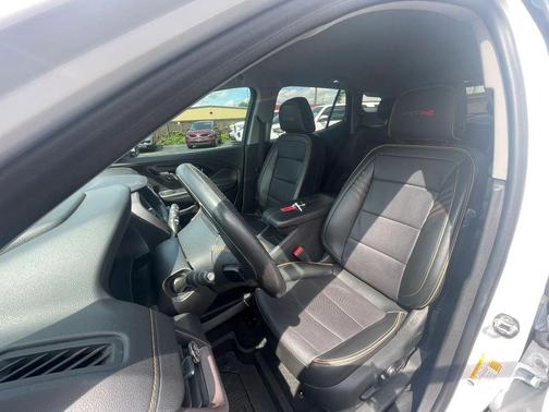 Summit White 2024 GMC Terrain AWD AT4