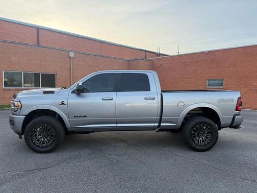 2021 RAM 2500 Laramie Crew Cab 4x4 6'4' Box