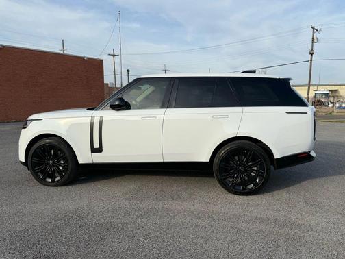 2024 Land Rover Range Rover P530 SE