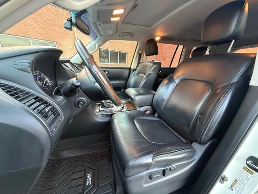 2017 INFINITI QX80 Base