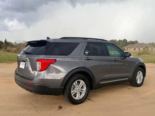 2022 Ford Explorer XLT Sport Utility 4D
