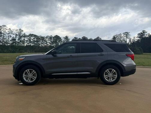 2022 Ford Explorer XLT Sport Utility 4D