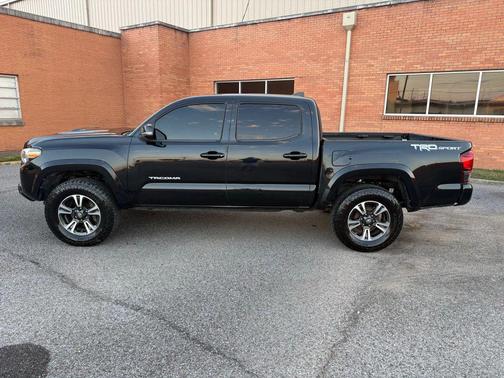 2018 Toyota Tacoma TRD Sport