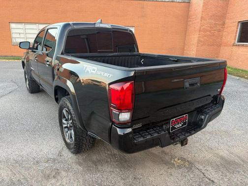 2018 Toyota Tacoma TRD Sport