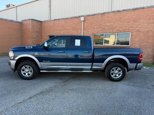 2022 RAM 2500 Laramie Crew Cab 4x4 6'4' Box