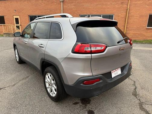 2017 Jeep Cherokee Sport
