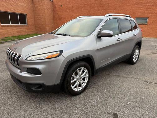 2017 Jeep Cherokee Sport
