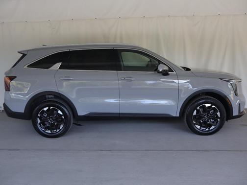 Wolf Gray 2026 Kia Sorento S