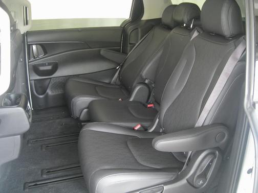 2025 Kia Carnival SX