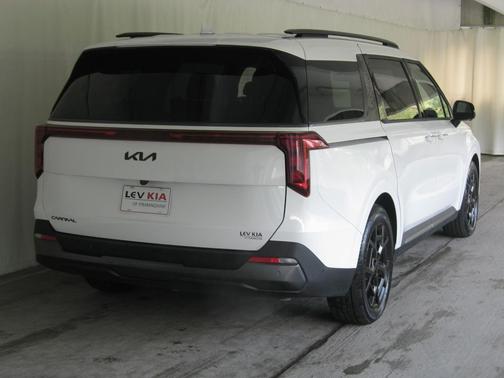 2025 Kia Carnival SX