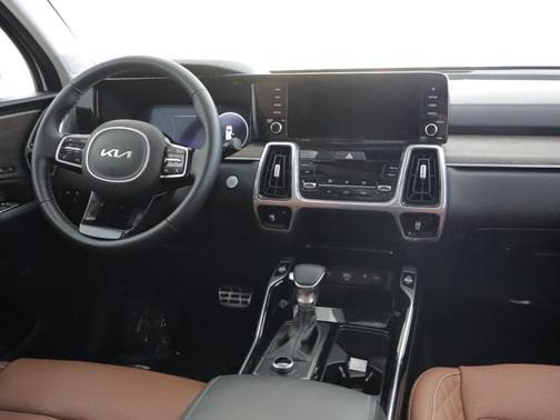 Glacial White Pearl 2023 Kia Sorento SX