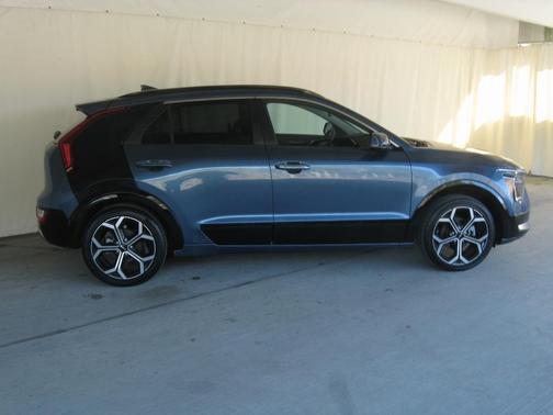 2023 Kia Niro Plug-In Hybrid SX Touring