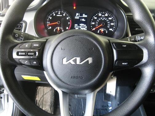 2022 Kia Rio LX