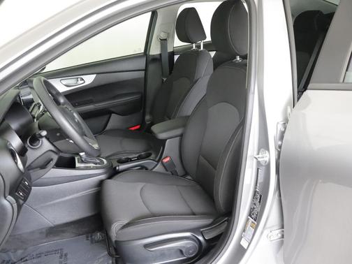 Steel Gray Metallic 2024 Kia Forte LXS