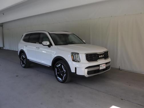 Glacial White Pearl 2024 Kia Telluride S