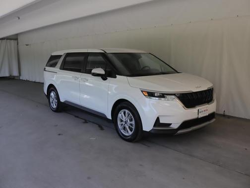 Snow White Pearl 2024 Kia Carnival LX
