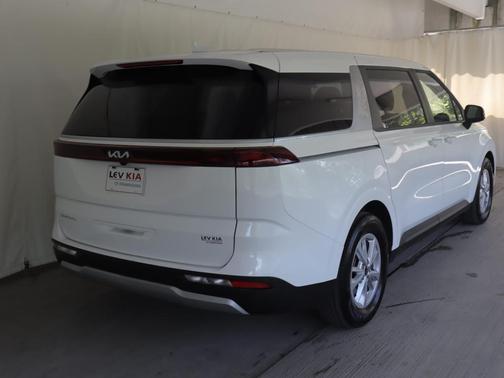 Snow White Pearl 2024 Kia Carnival LX