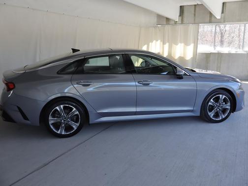 Everlasting Silver 2024 Kia K5 EX