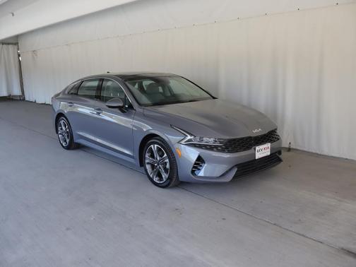 Everlasting Silver 2024 Kia K5 EX