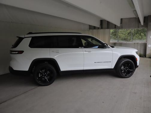 Bright White 2023 Jeep Grand Cherokee L Laredo