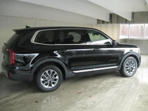 2023 Kia Telluride LX