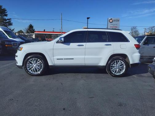 Photo 4 of 25 of 2017 Jeep Grand Cherokee Summit
