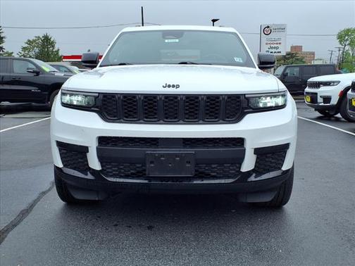 2022 Jeep Grand Cherokee L Altitude 4x4