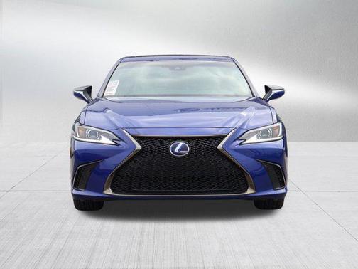 2022 Lexus ES 300h F SPORT