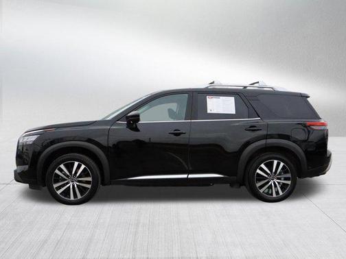 2023 Nissan Pathfinder Platinum 4WD
