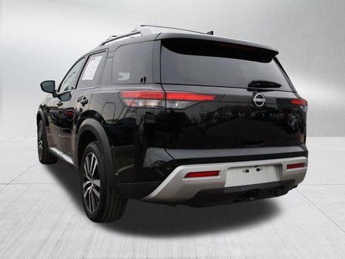 2023 Nissan Pathfinder Platinum 4WD