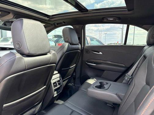 2022 Cadillac XT4 Sport
