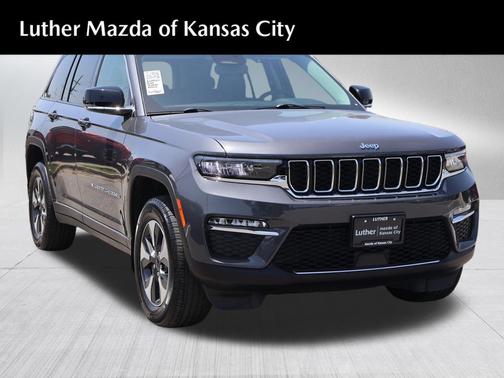 Baltic Gray Metallic Clearcoat 2024 Jeep Grand Cherokee 4xe Base