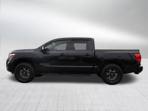 Super Black 2022 Nissan Titan SV