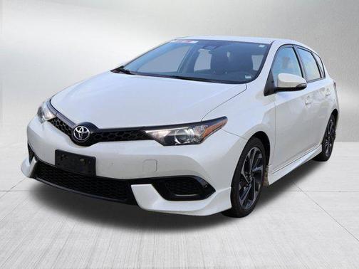 Blizzard Pearl 2017 Toyota Corolla iM Base