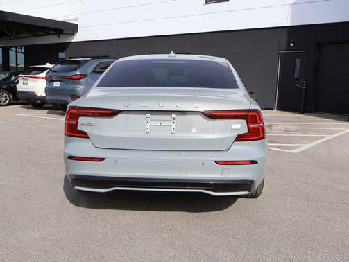 2024 Volvo S60 Recharge Plug-In Hybrid T8 Plus Dark Theme