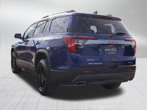 2023 GMC Acadia AWD AT4