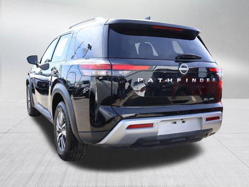 2025 Nissan Pathfinder SL 4WD