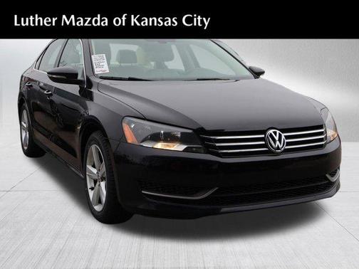 NA 2012 Volkswagen Passat 2.5 SE