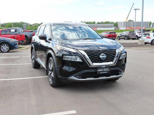 2022 Nissan Rogue SL