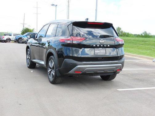 2022 Nissan Rogue SL