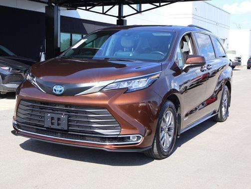 2021 Toyota Sienna XLE 7 Passenger