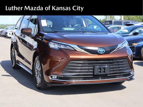 2021 Toyota Sienna XLE 7 Passenger