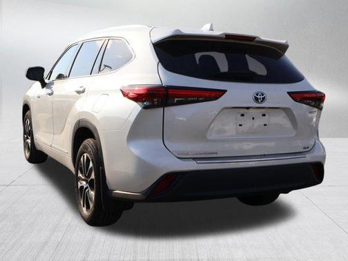 2020 Toyota Highlander Hybrid XLE